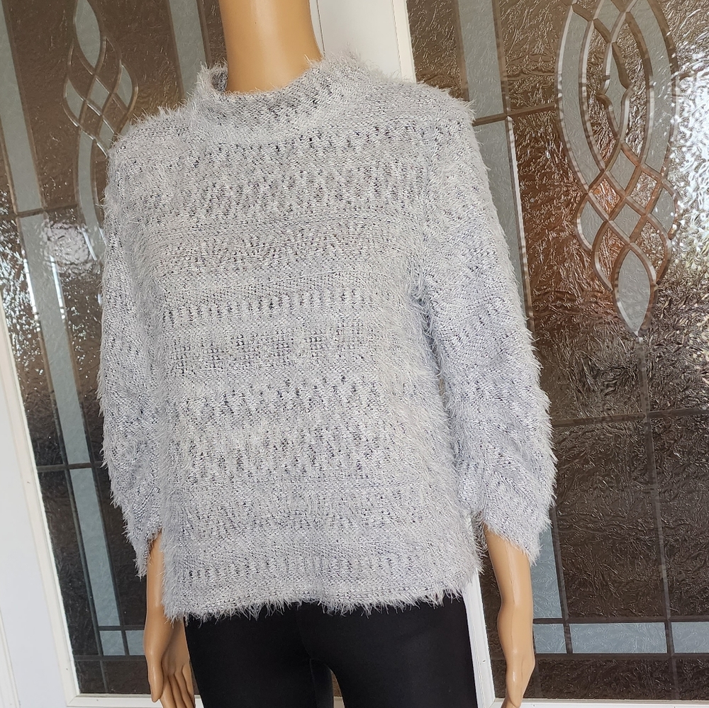 VINCE CAMUTO SWEATER SZ XSm
